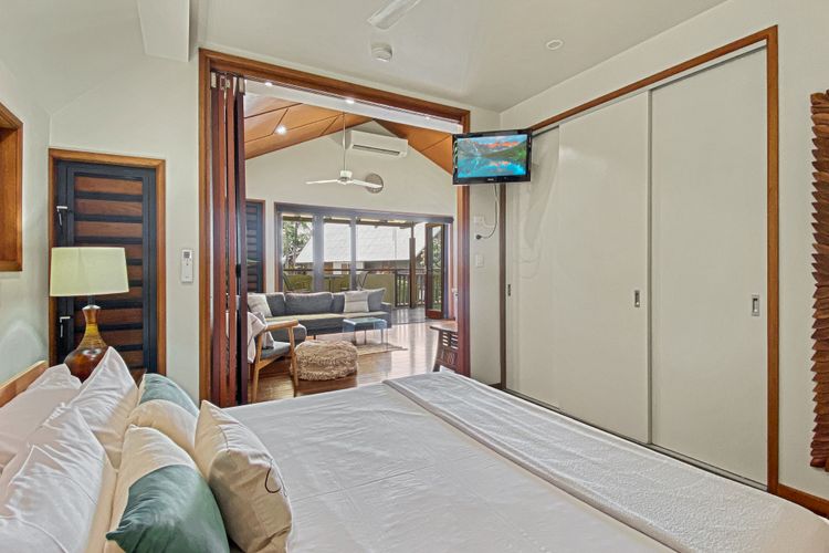 Pure Magnetic Villa 5