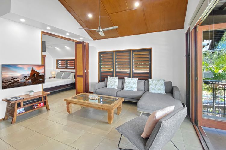 Pure Magnetic Villa 9