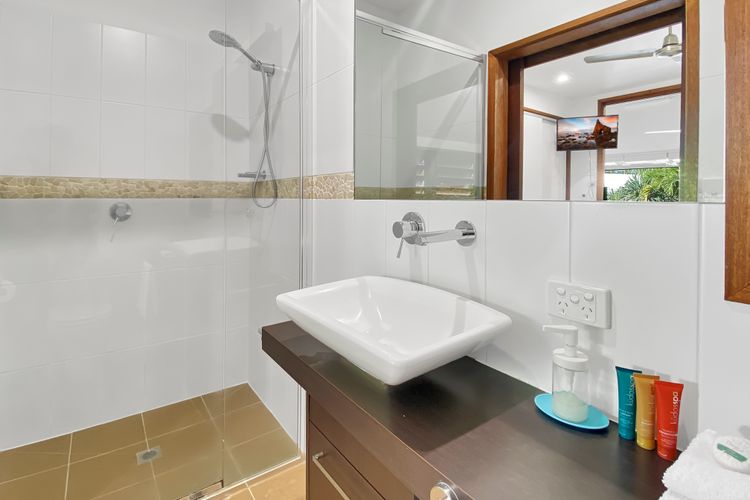 Pure Magnetic Villa 9