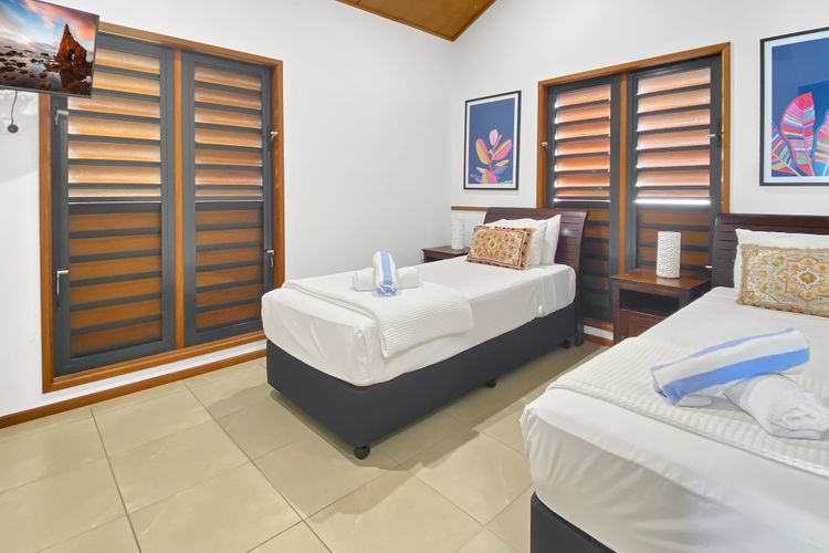 Pure Magnetic Villa 9