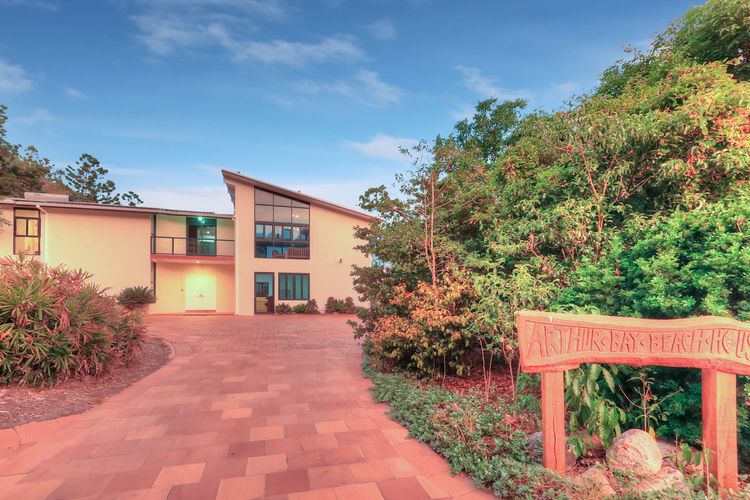 The Beach House at Arthur Bay