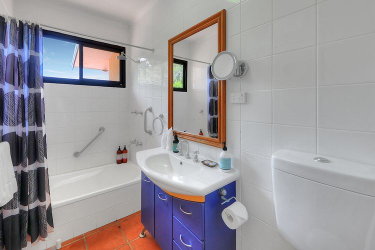 The Beach House at Arthur Bay