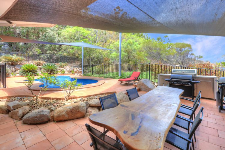 The Beach House at Arthur Bay