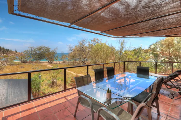 The Beach House at Arthur Bay