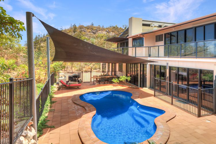 The Beach House at Arthur Bay