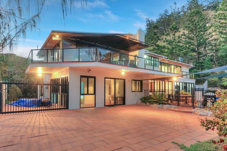 The Beach House at Arthur Bay