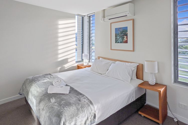 Blue on Blue Apartment 932 - Bedroom 2