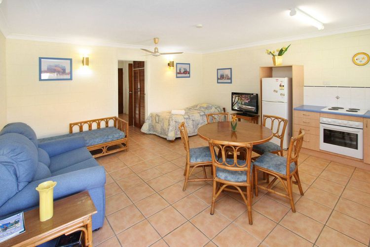 Alma Bay Holiday Unit 1 - Living Area