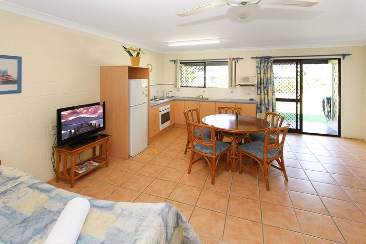 Alma Bay Holiday Unit 1 - Living Area