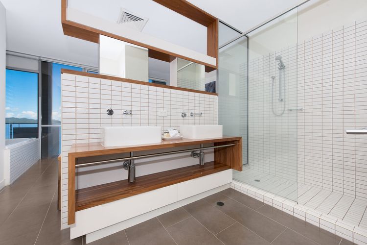 1 Bright Point Apartment 4501 - Ensuite