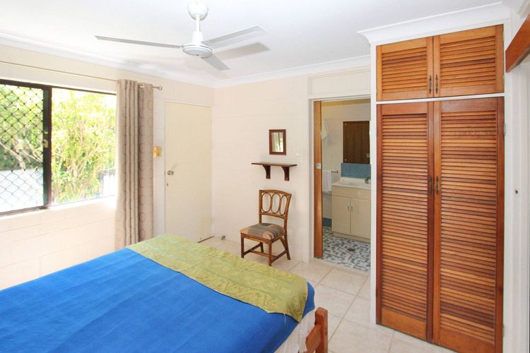 Alma Bay Holiday Unit 3 - Bedroom