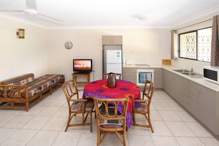 Alma Bay Holiday Unit 3 - Living Area