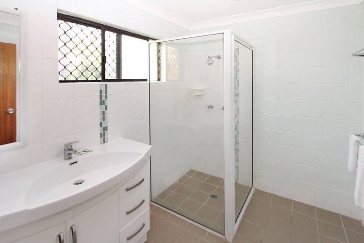 Alma Bay Holiday Unit 4 - Ensuite