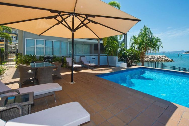 1 Bright Point Apartment 3303