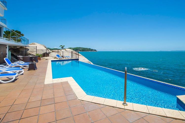 1 Bright Point Apartment 3303