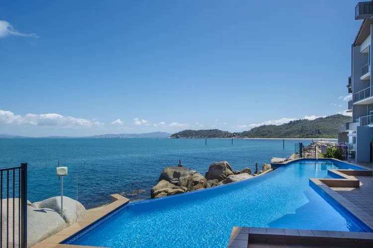 1 Bright Point Apartment 4502 - Pool Area