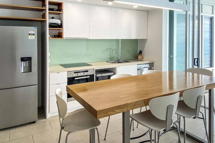 1 Bright Point Apartment 4502 - Kitchen/Dining Area