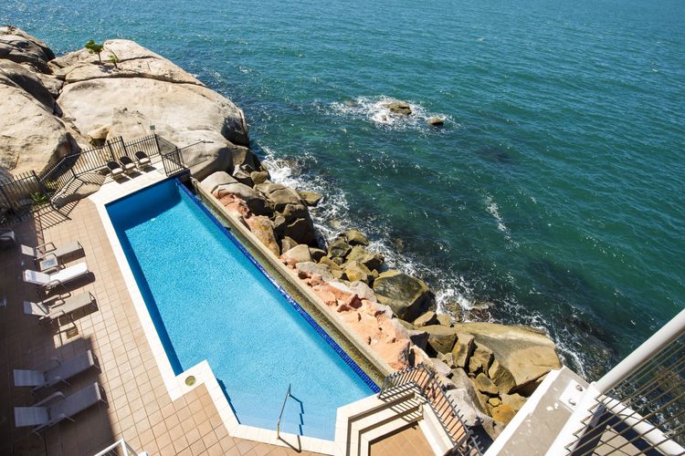 1 Bright Point Apartment 5301 - Pool View