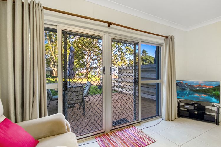 Paradise Apartments 2