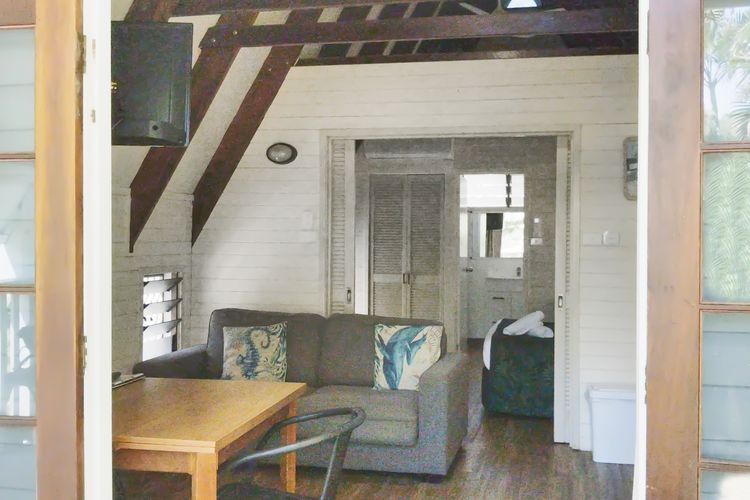 Picnic Bay Chalet Unit 2