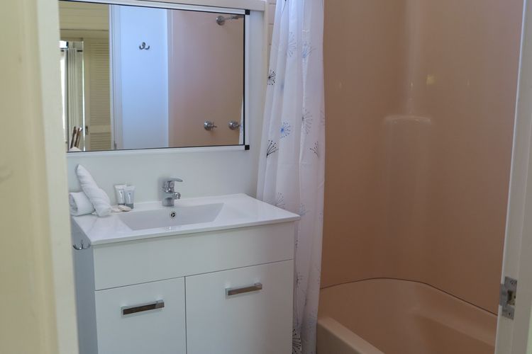 Picnic Bay Chalet Unit 2