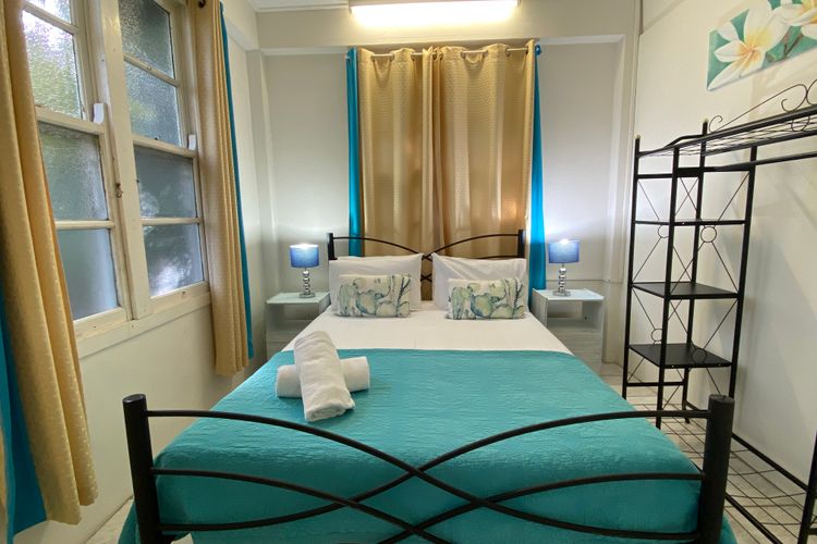 The Captain’s Manor on Cook 8