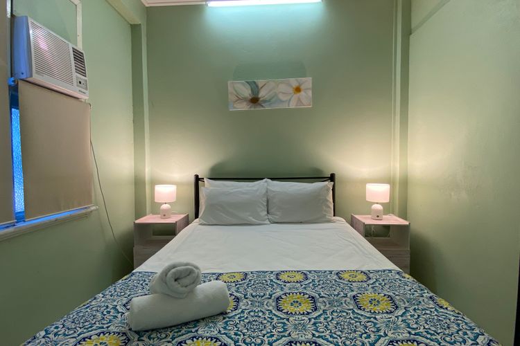 The Captain’s Manor on Cook 9