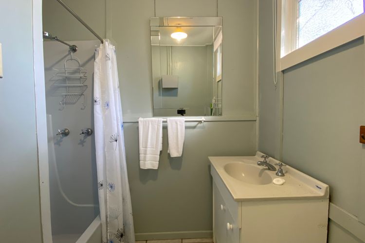 The Captain’s Manor on Cook 9