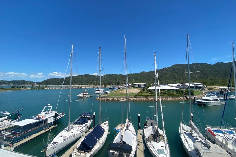 Blue on Blue Studio Room 1352