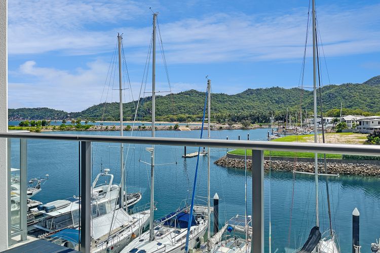 Blue on Blue Studio Room 1352