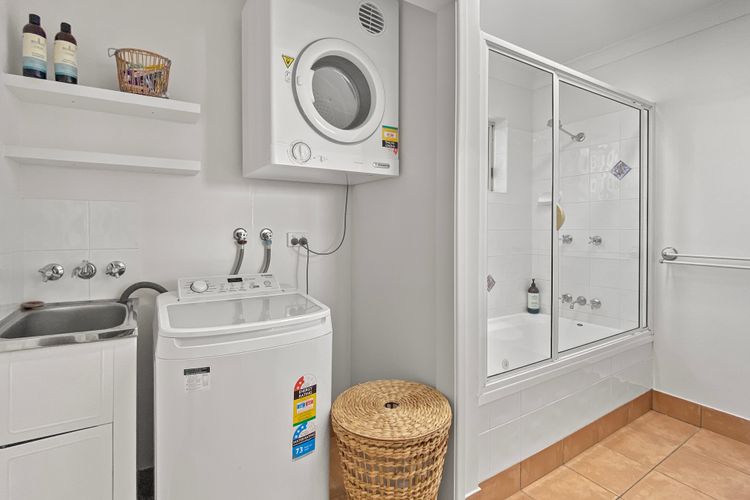 Sails on Horseshoe Apartment 4