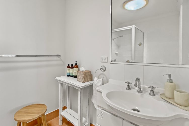 Sails on Horseshoe Apartment 4