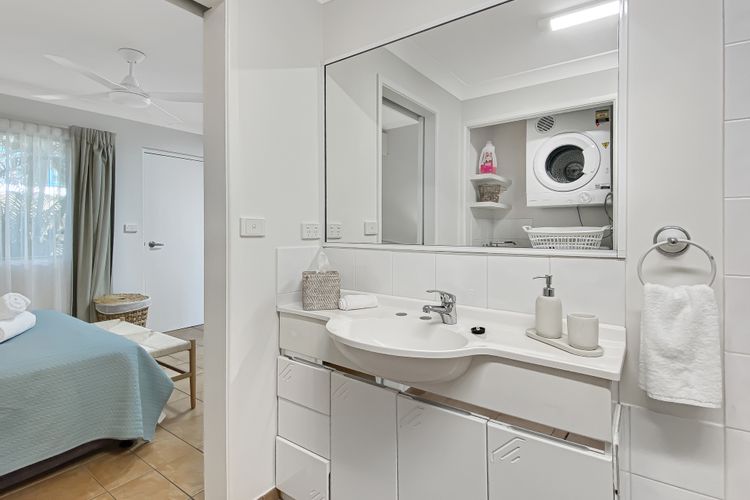 Sails on Horseshoe Apartment 5