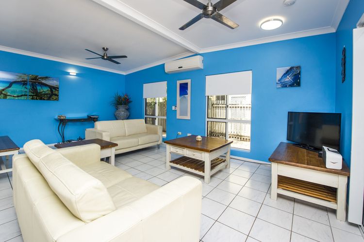 Azure on Geoffrey - Living Area