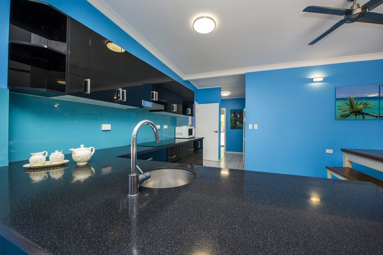 Azure on Geoffrey - Kitchen