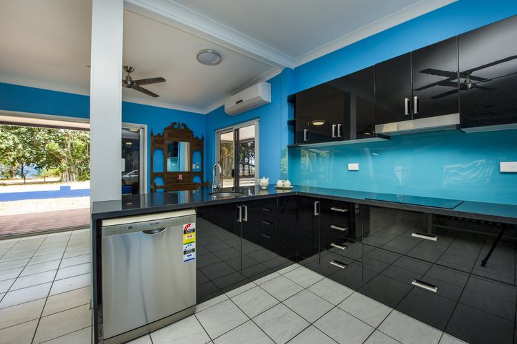 Azure on Geoffrey - Kitchen