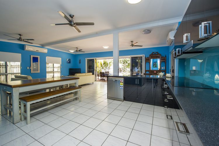 Azure on Geoffrey - Kitchen