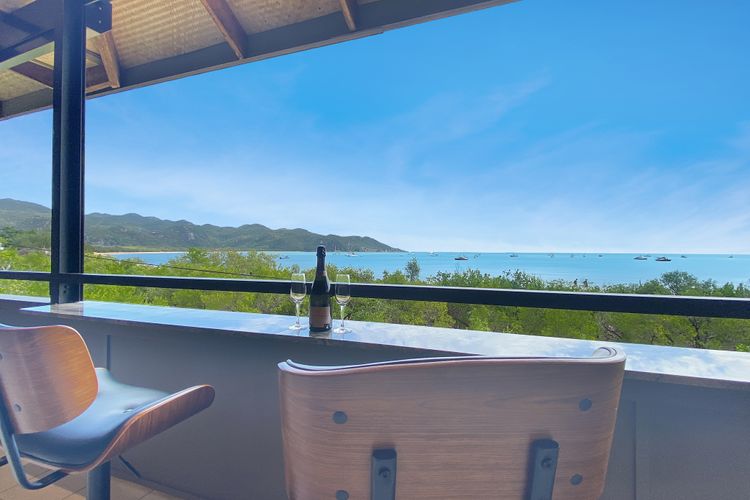 Absolute Beachfront and Pool House