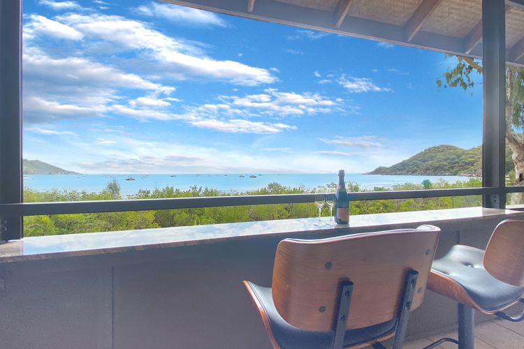 Absolute Beachfront and Pool House