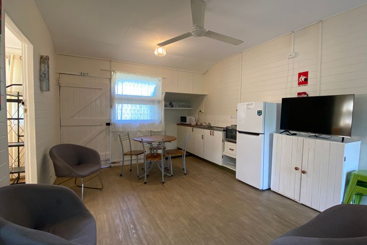 The Captain’s Manor on Cook 4