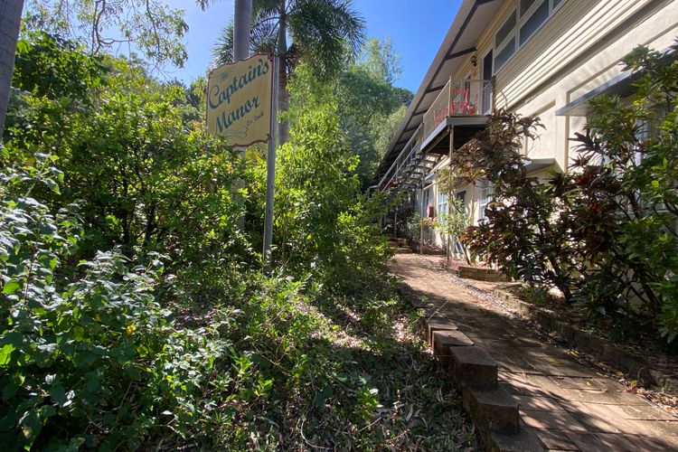 The Captain’s Manor on Cook 4