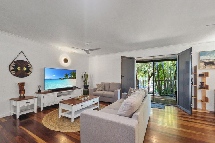 Kingfisher on Mandalay