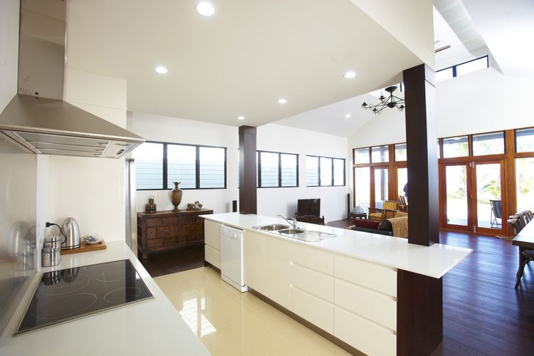 Beached on Magnetic - Kitchen