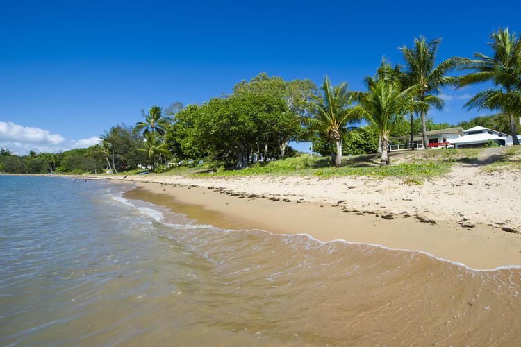 Beached on Magnetic - Picnic Bay Beachfront