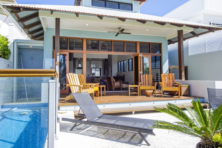 Beached on Magnetic - Front