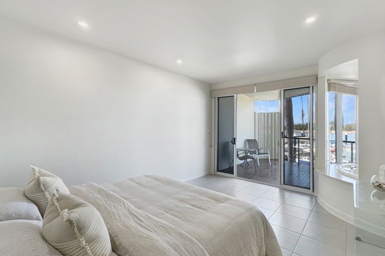 Solmar At The Waters Edge