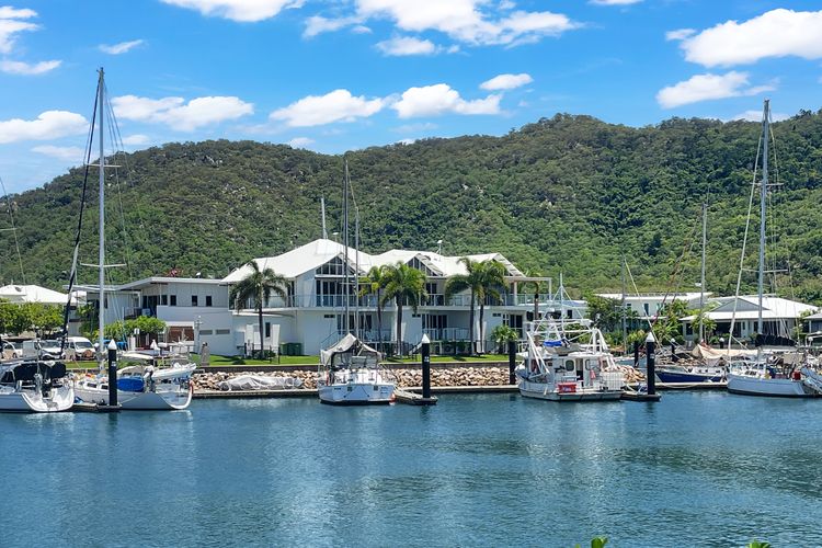 Solmar At The Waters Edge