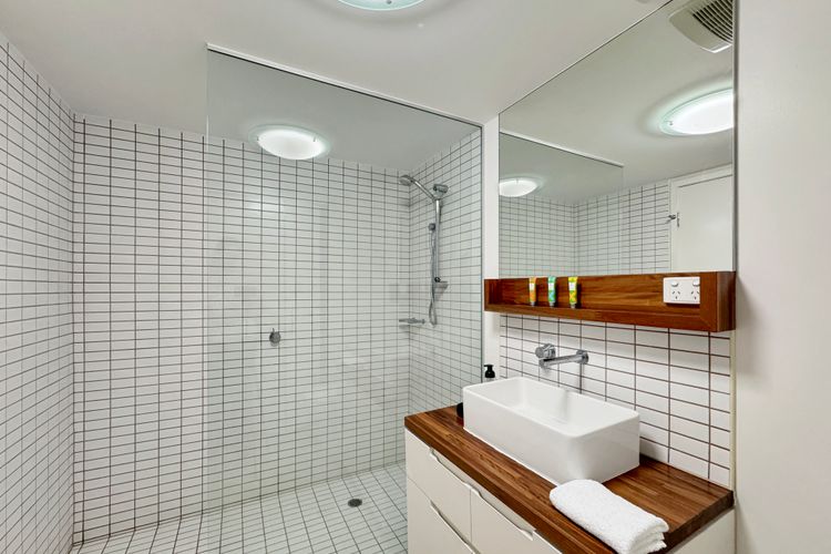 1 Bright Point Apartment 4204, 146 Sooning Street