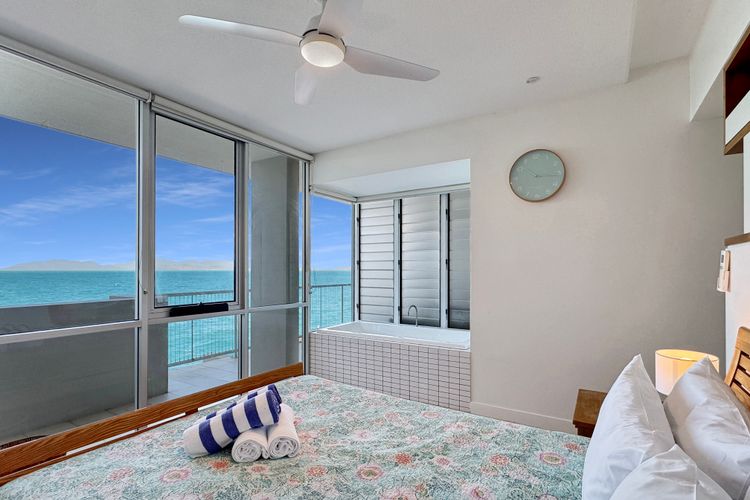 1 Bright Point Apartment 4204, 146 Sooning Street