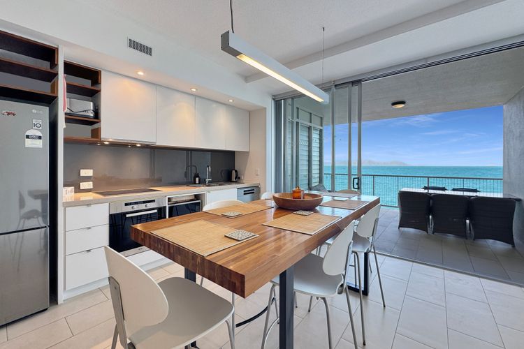1 Bright Point Apartment 4204, 146 Sooning Street